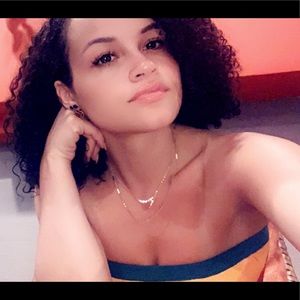 Meet your Posher, Briana